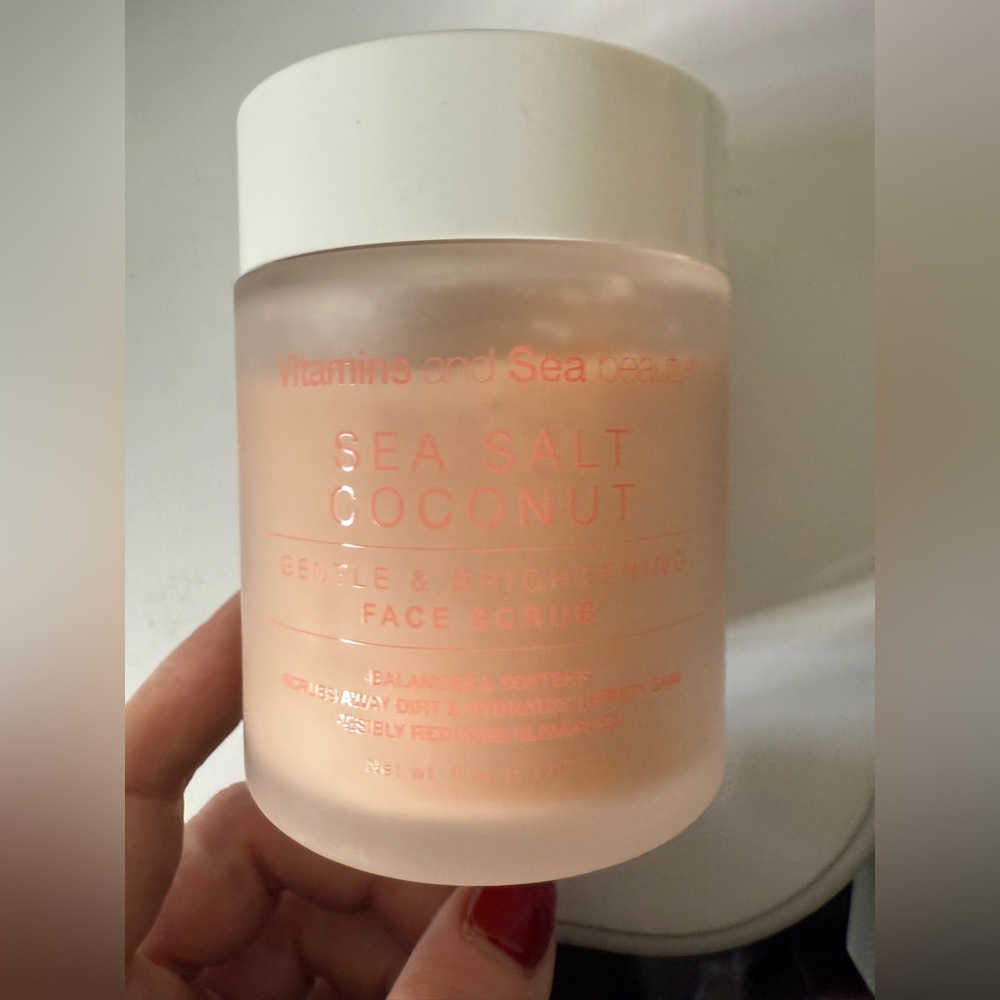 G22. Vitamins and Sea Beauty - Coconut Brightening Face Scrub - No Cancels